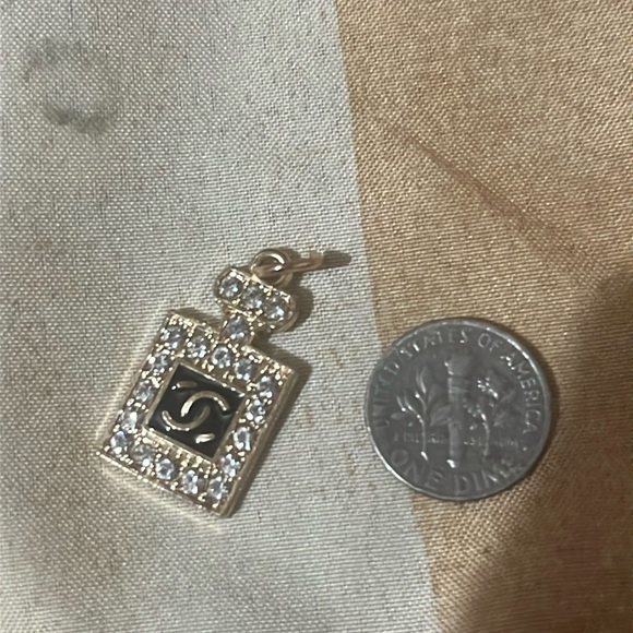 Chanel charm - Picture 3 of 3